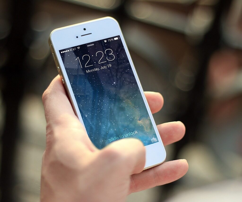 Preço da troca de bateria do iPhone na Apple revelado: Confira!